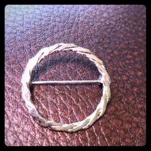 Vintage Round Silver tone brooch